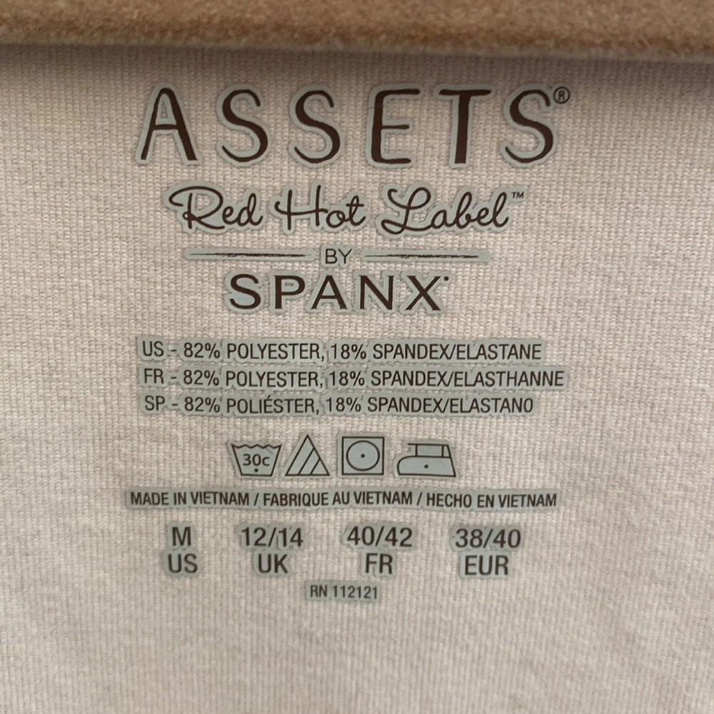 Spanx Shape-wear Size Medium - Picture 3 of 3
